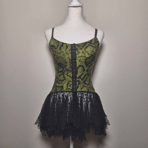 Betsey Johnson NWT Snake Print Snap Button Lace Peplum Emo Punk Cotton Tank - Picture 2 of 11